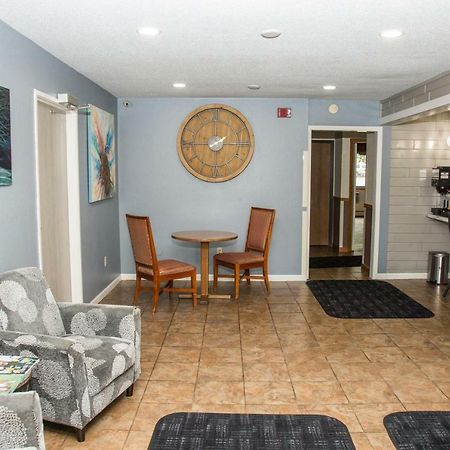 Americas Best Value Inn&Suites Detroit Lakes Buitenkant foto
