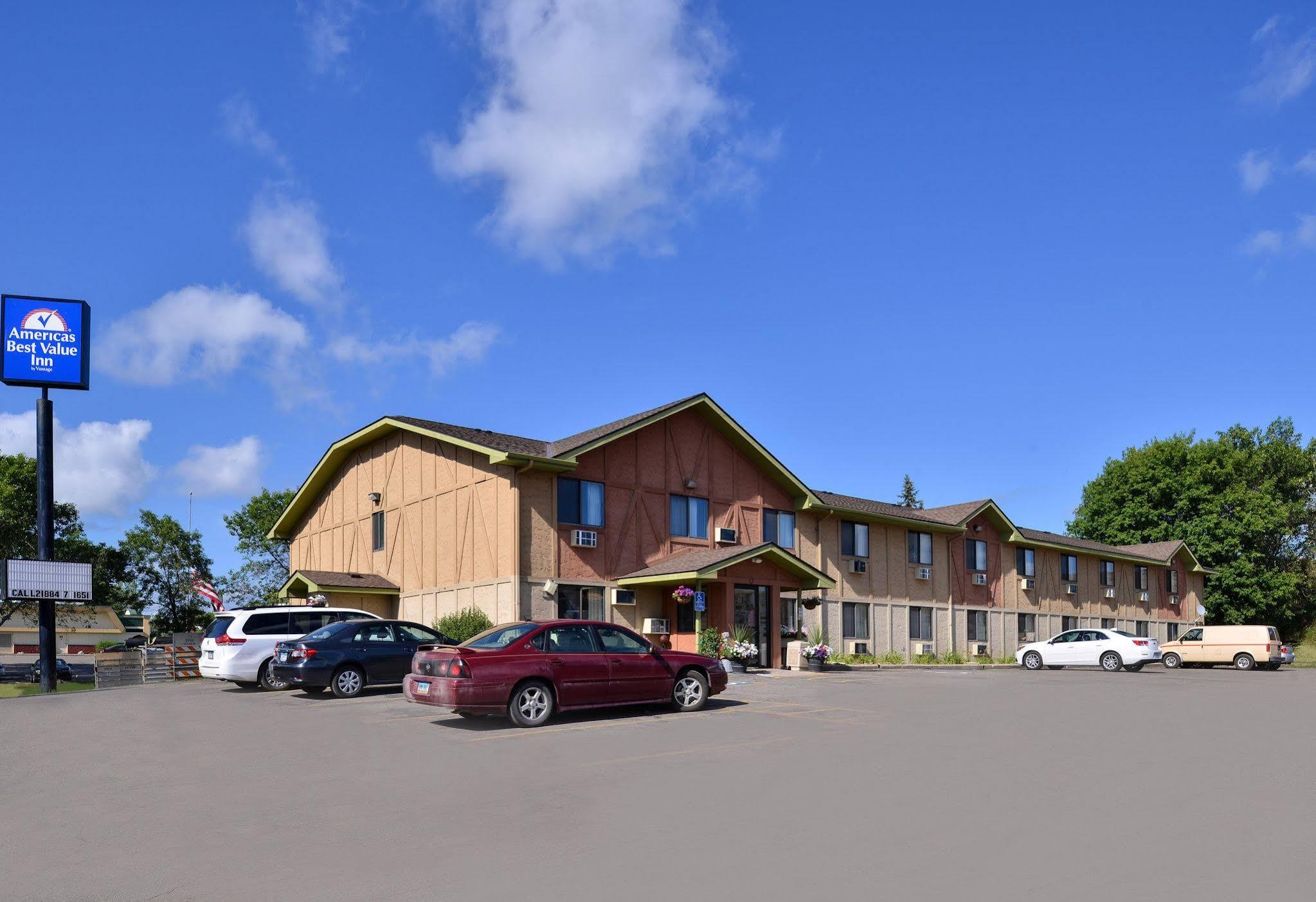 Americas Best Value Inn&Suites Detroit Lakes Buitenkant foto