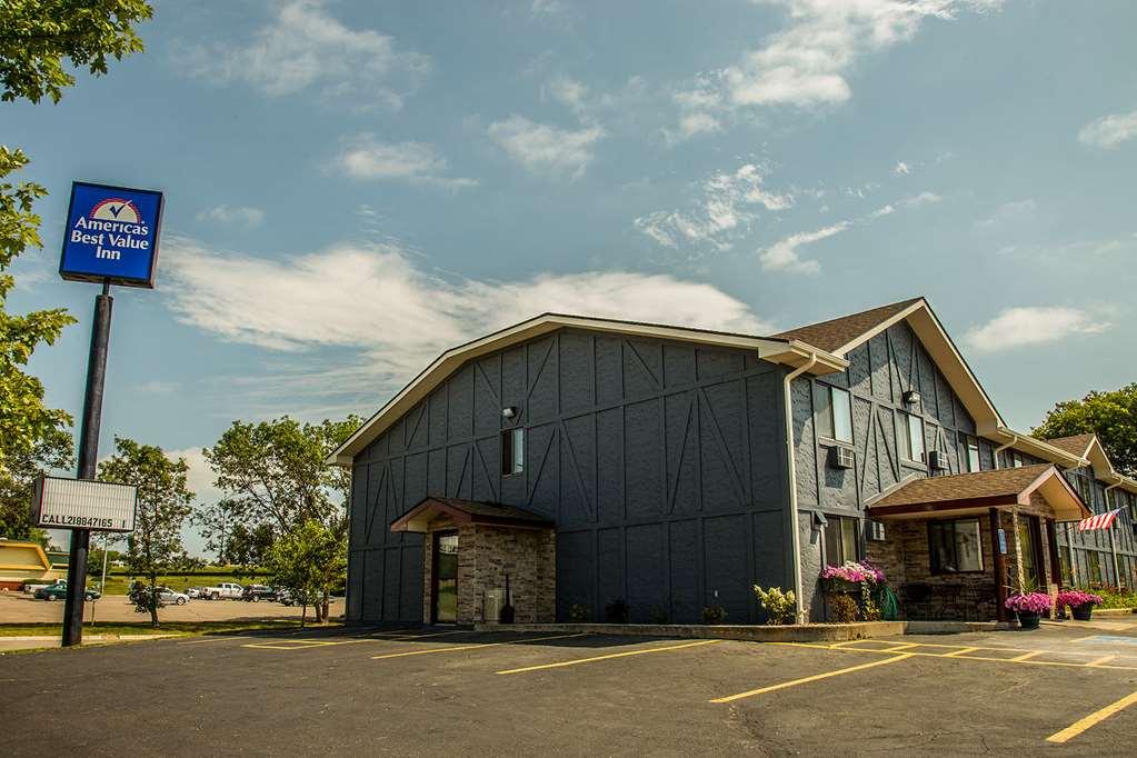 Americas Best Value Inn&Suites Detroit Lakes Buitenkant foto