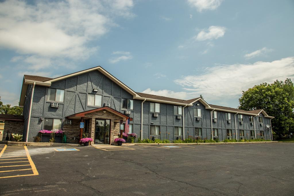 Americas Best Value Inn&Suites Detroit Lakes Buitenkant foto