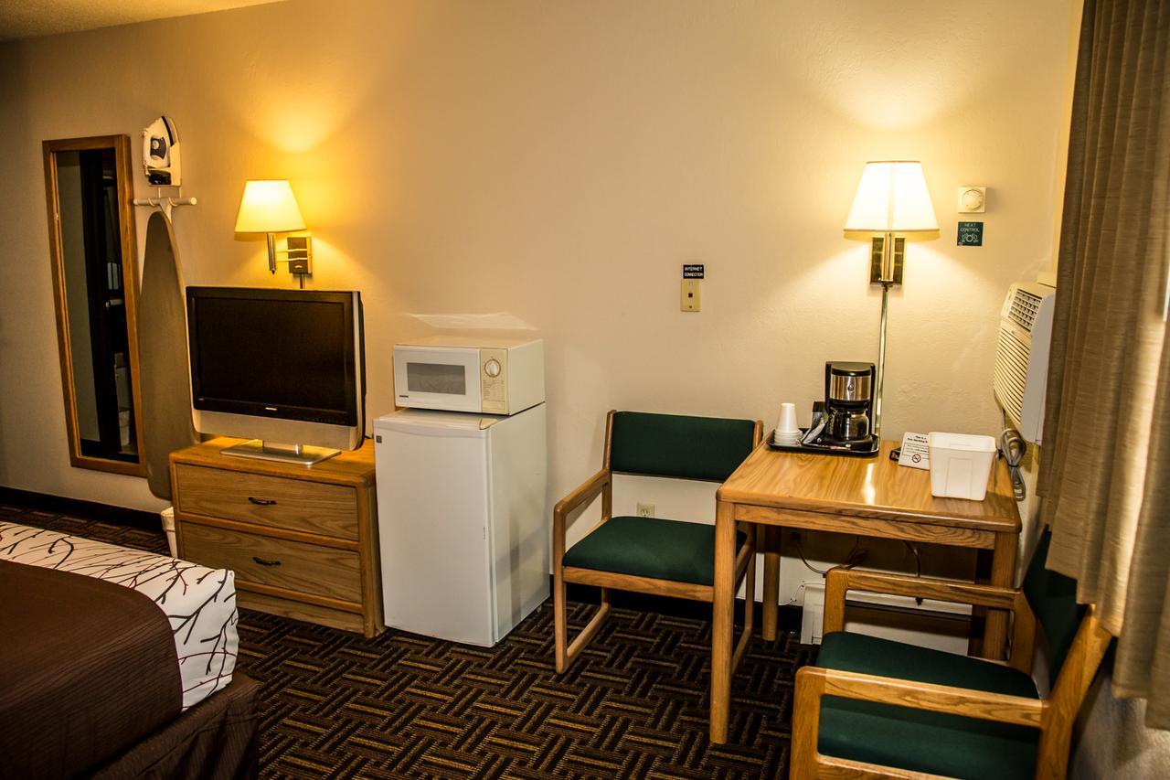 Americas Best Value Inn&Suites Detroit Lakes Buitenkant foto