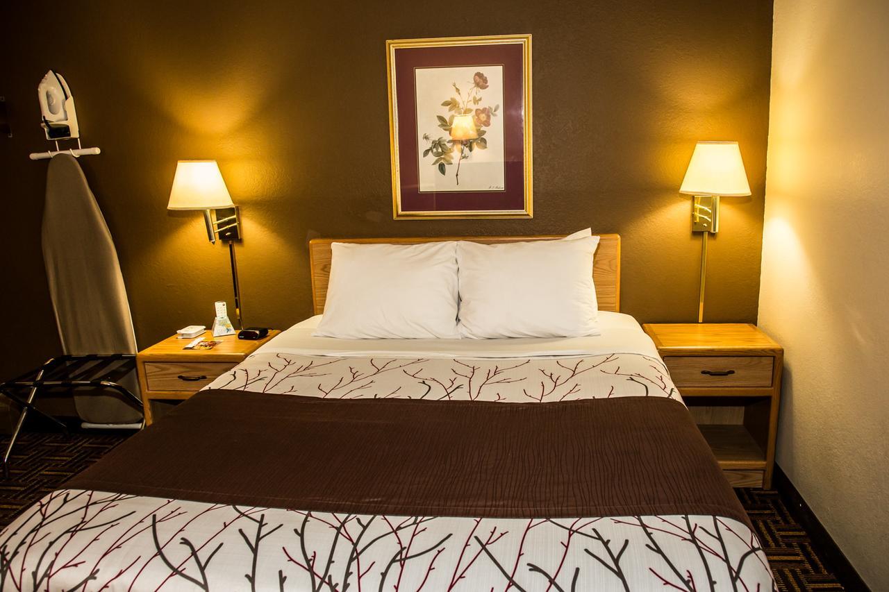 Americas Best Value Inn&Suites Detroit Lakes Buitenkant foto