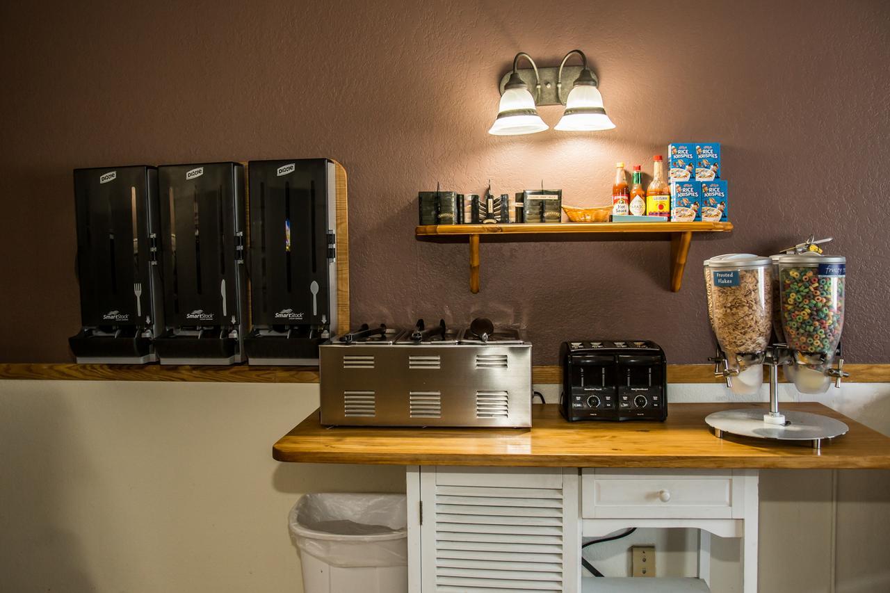 Americas Best Value Inn&Suites Detroit Lakes Buitenkant foto
