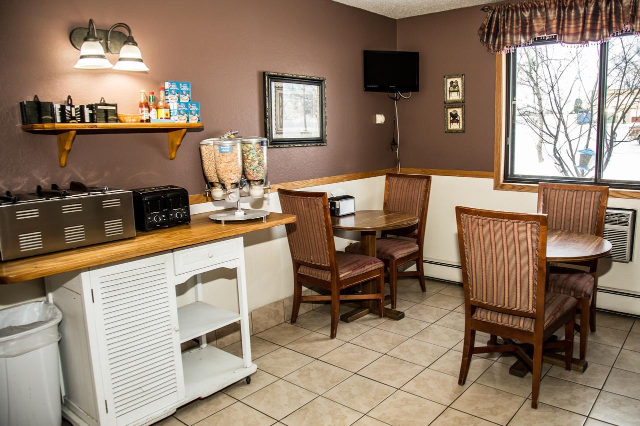 Americas Best Value Inn&Suites Detroit Lakes Buitenkant foto