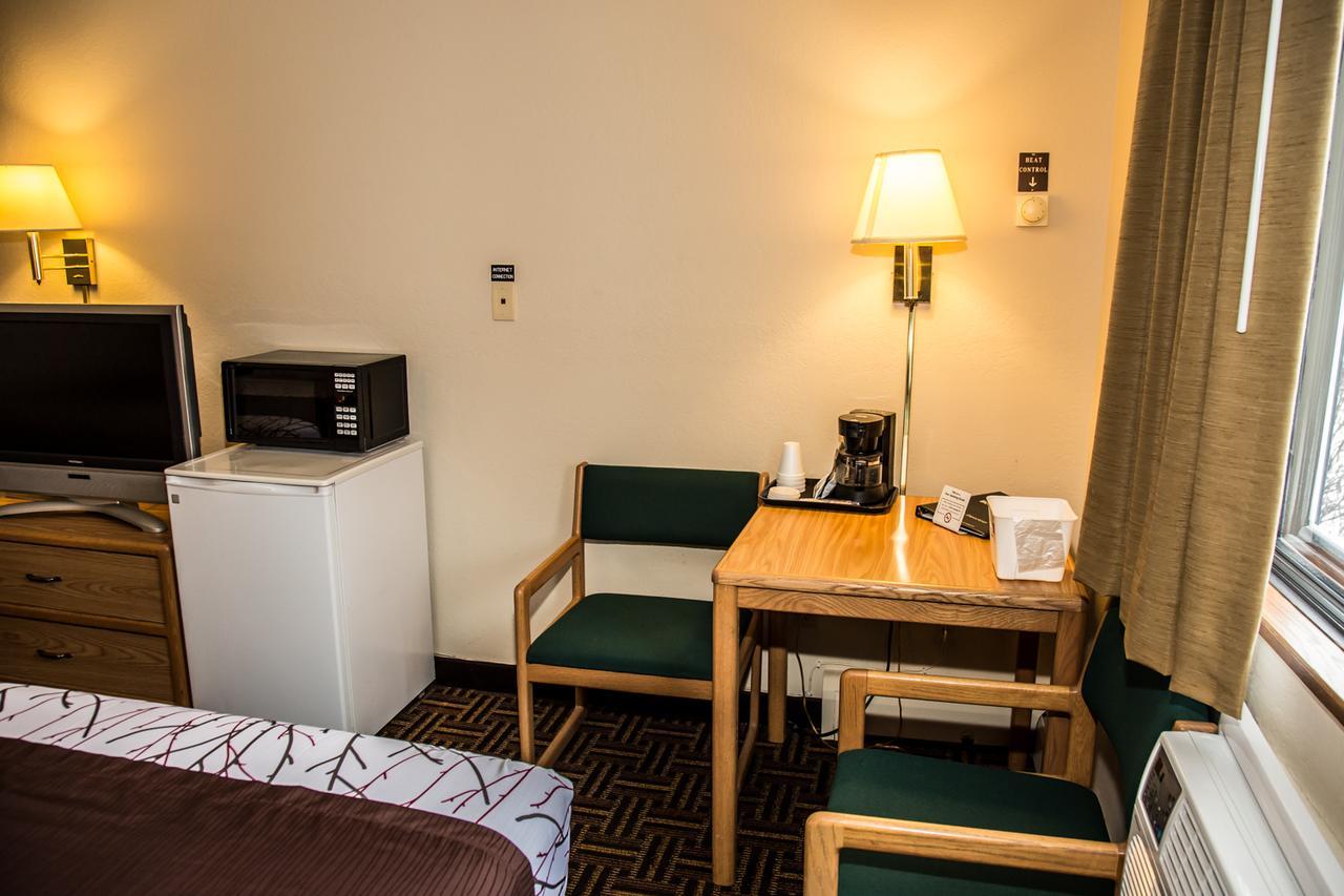 Americas Best Value Inn&Suites Detroit Lakes Buitenkant foto