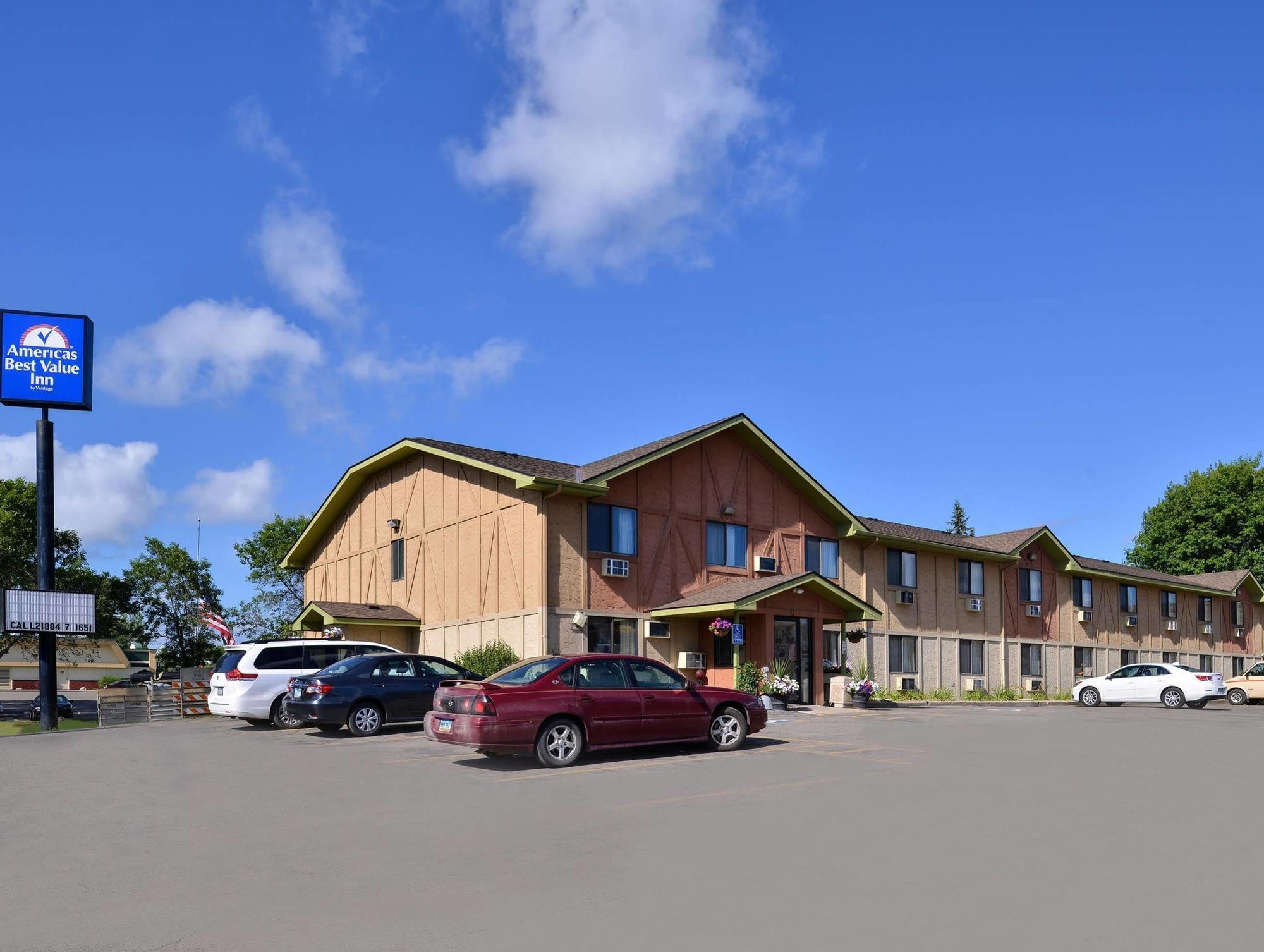 Americas Best Value Inn&Suites Detroit Lakes Buitenkant foto