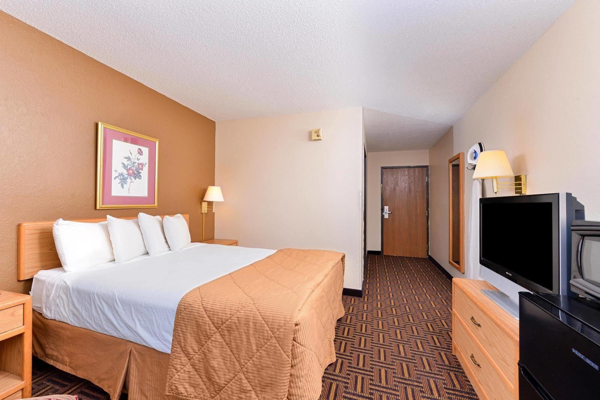 Americas Best Value Inn&Suites Detroit Lakes Buitenkant foto