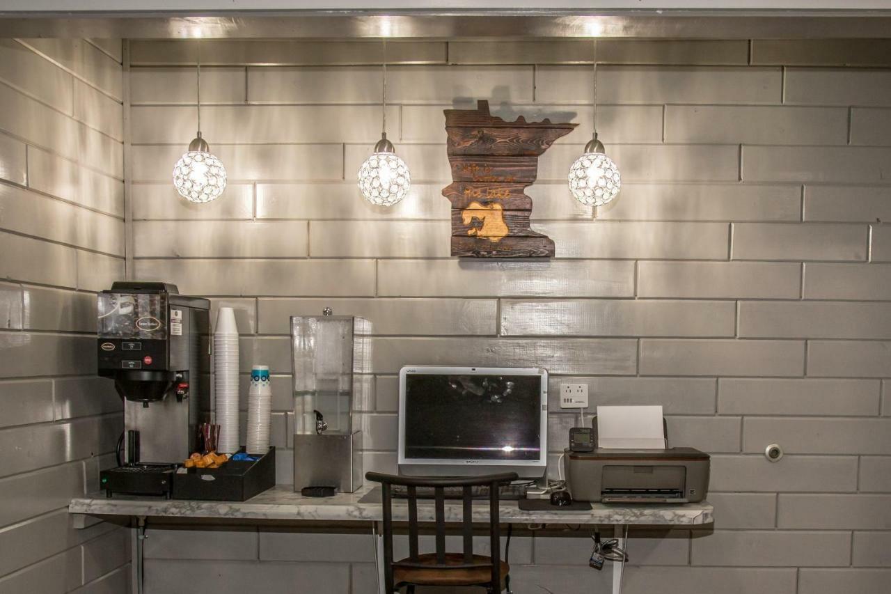 Americas Best Value Inn&Suites Detroit Lakes Buitenkant foto